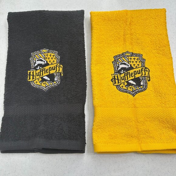 Harry Potter Towels Embroidered Hufflepuff Hand Towel Set Hogwarts Wizard Witch - Picture 1 of 8